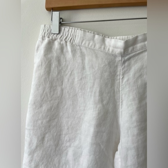 White Linen Women's Shorts - Picture 2 of 5